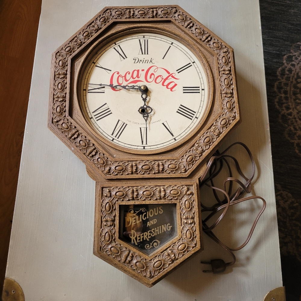 Vintage 70s Coca-Cola Wood Look Plastic Regulator Clock